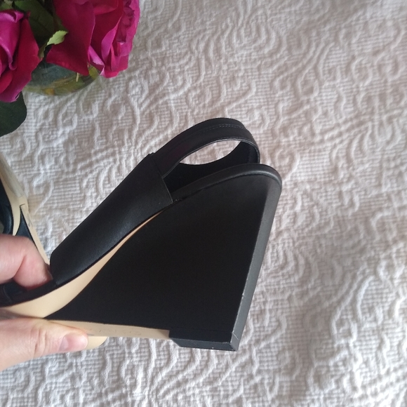 Kyla Leather Elastic Wedge Sandals - Picture 5 of 7